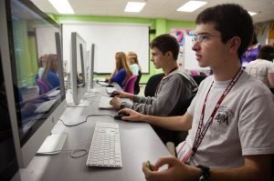 Manfaat Kuliah jurusan teknik informatika